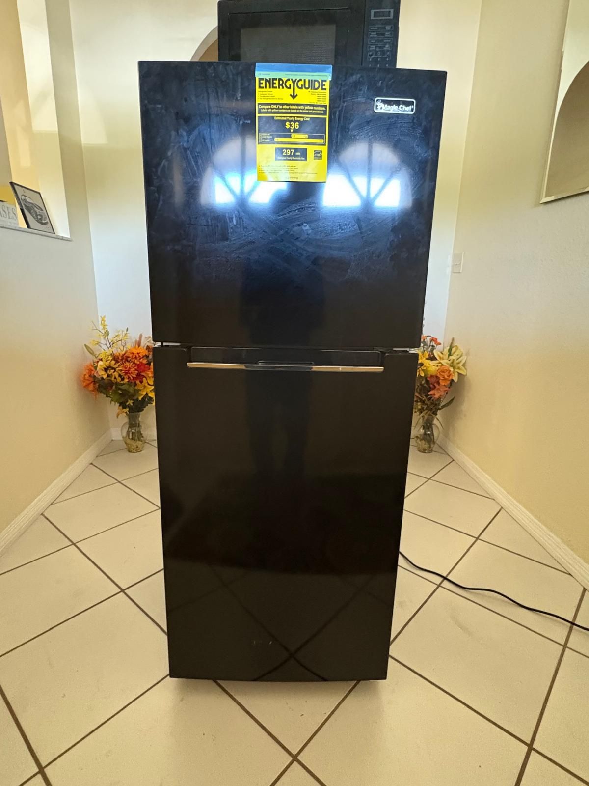 Like New Refrigerator For Sale 