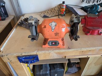 Bench grinder