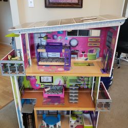 Plastic Female Barbie Doll Houses