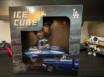 Dodgers Ice cube bobblehead 2026