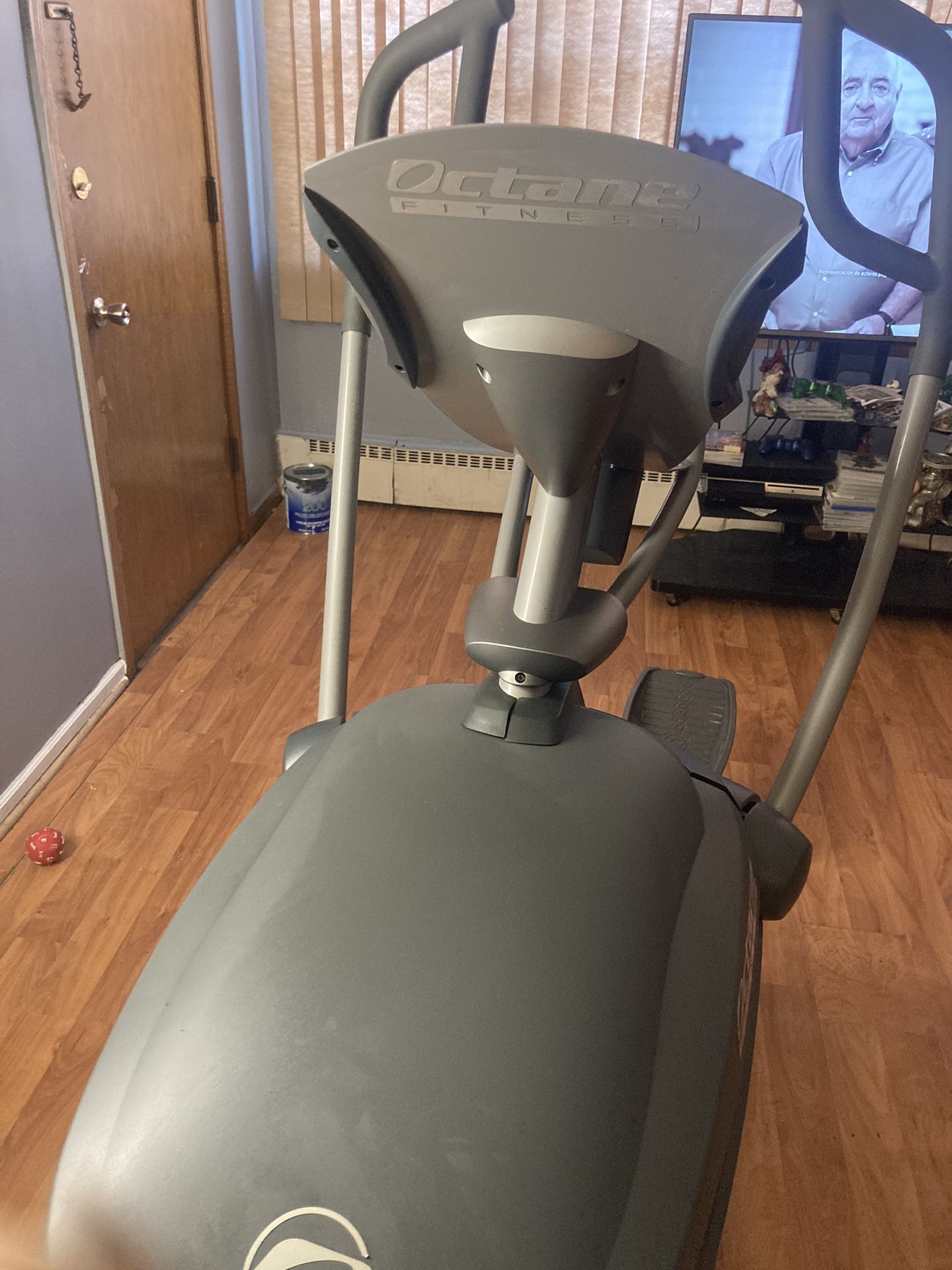 OCTANE FITNESS ELLIPTICAL TRAIN