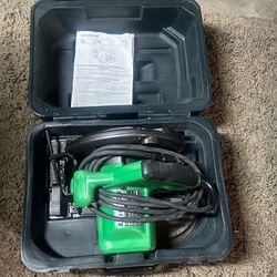 Hitachi C7SB2 7-1/4” circular saw and case
