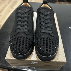 Red Bottoms (READ DESCRIPTION) 👇