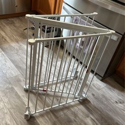 3 Piece Extendable Baby Gate