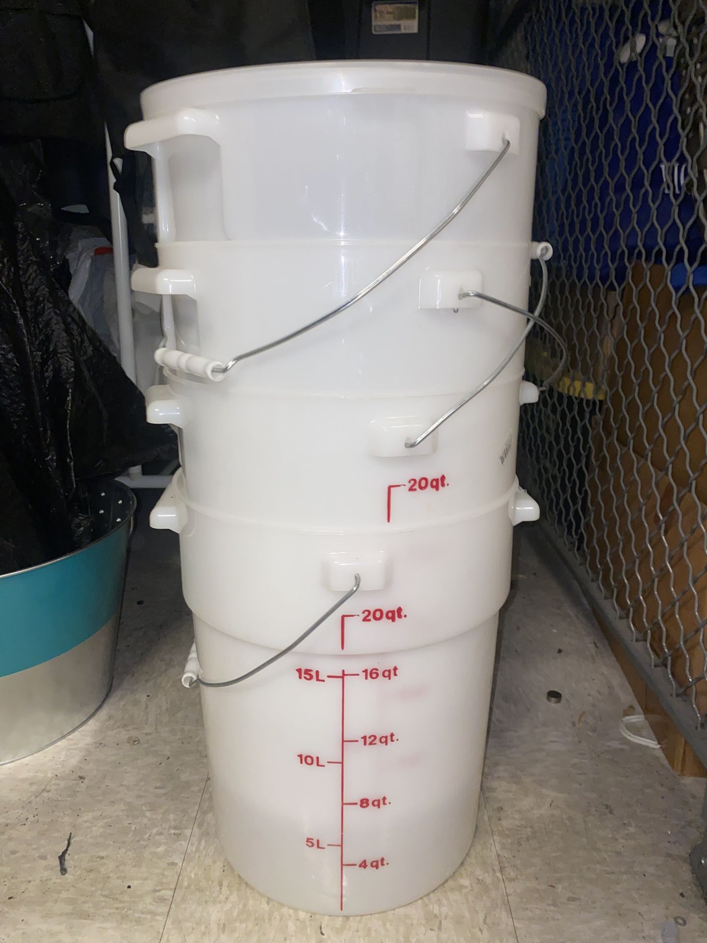 Bulk Storage Containers w/Lids - 20qt