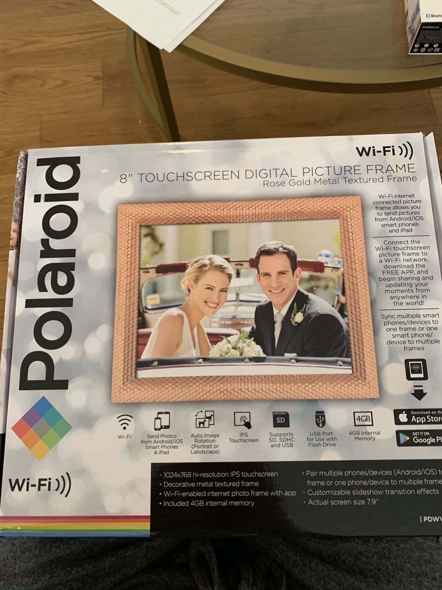 Polaroid 8” touchscreen digital picture frame