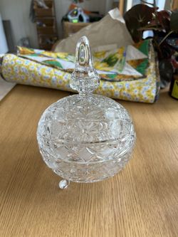 Vintage Crystal clear glass footed candy dish with lid Geometric Floral Design