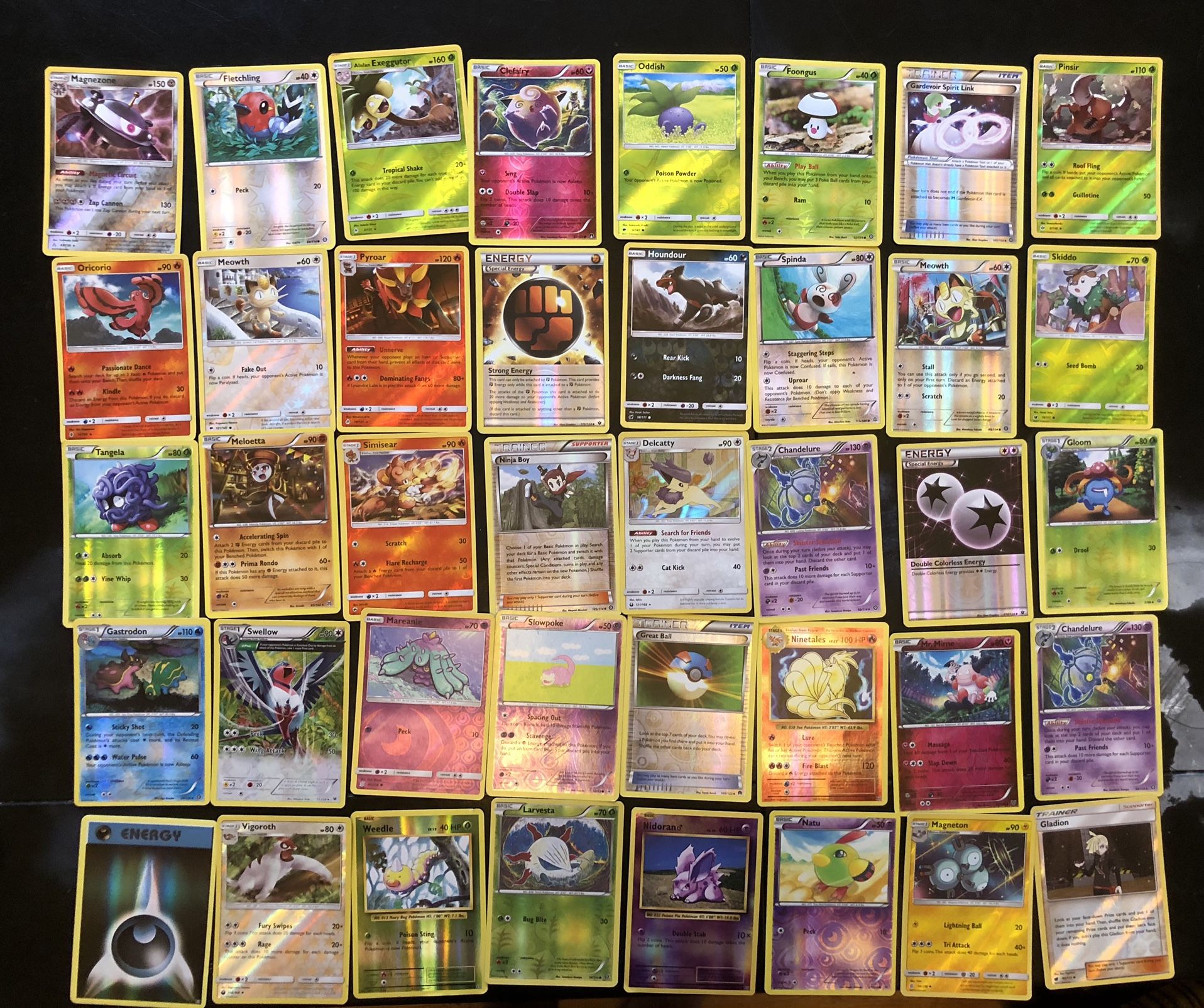 Lot of 240 POKÉMON 2013-2020 Holo Cards