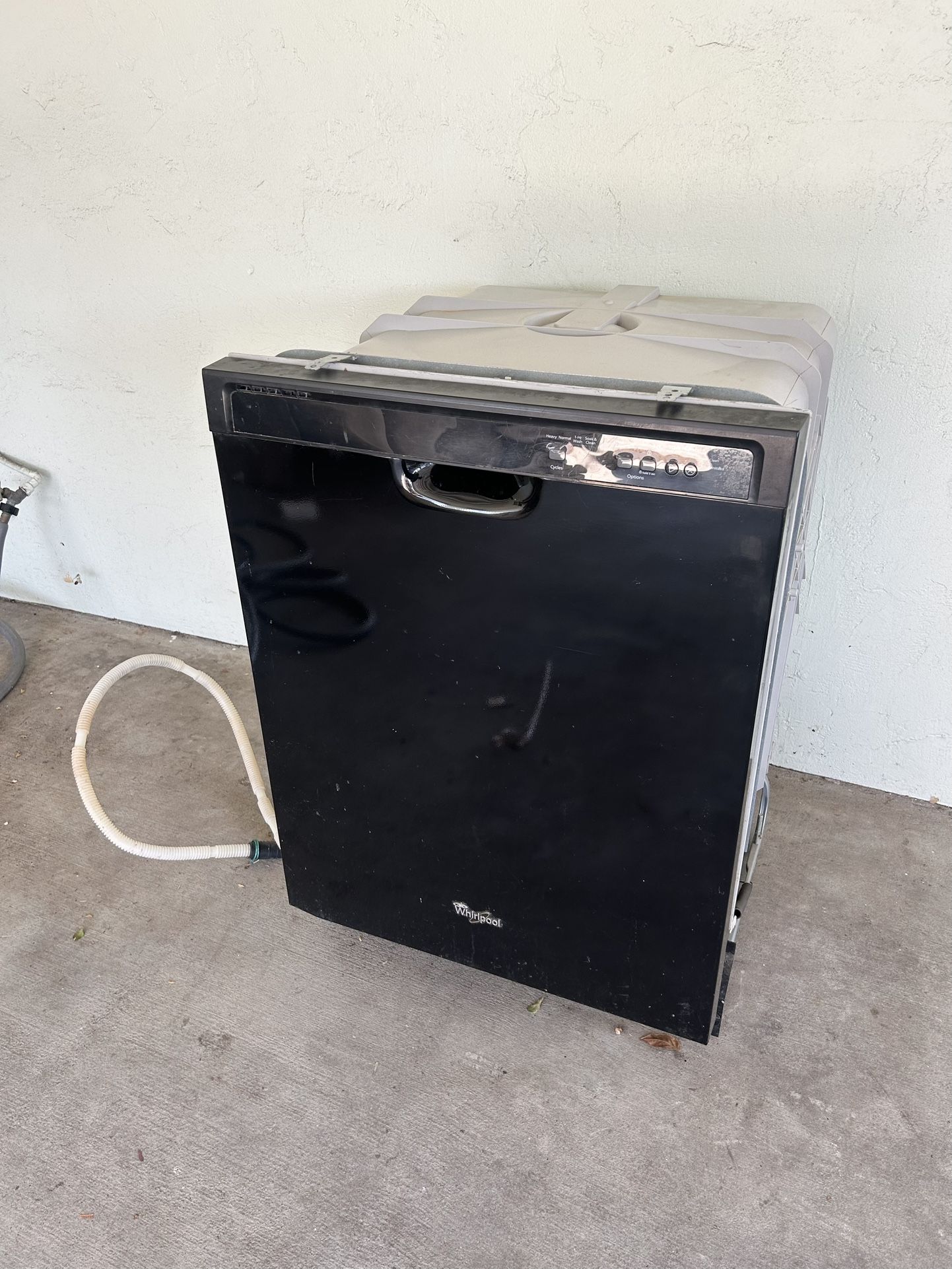 Whirlpool Quiet Dishwasher – Reliable Cleaning
