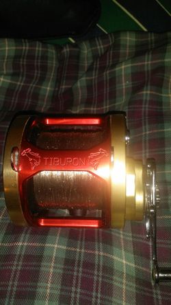 Assorted saltwater fishing reels