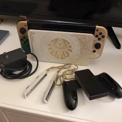 Nintendo Switch – OLED Model, The Legend of Zelda: Tears of the Kingdom Edition