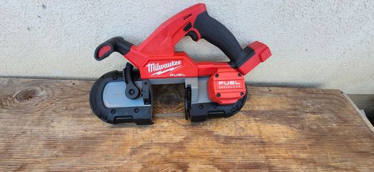 Milwaukee  bandsaw m18 fuel tool