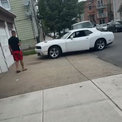 Dodge challenger v6 2017 46 miles clean title 