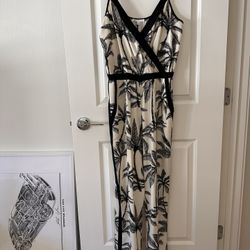 Women’s Jumpsuit Size:M