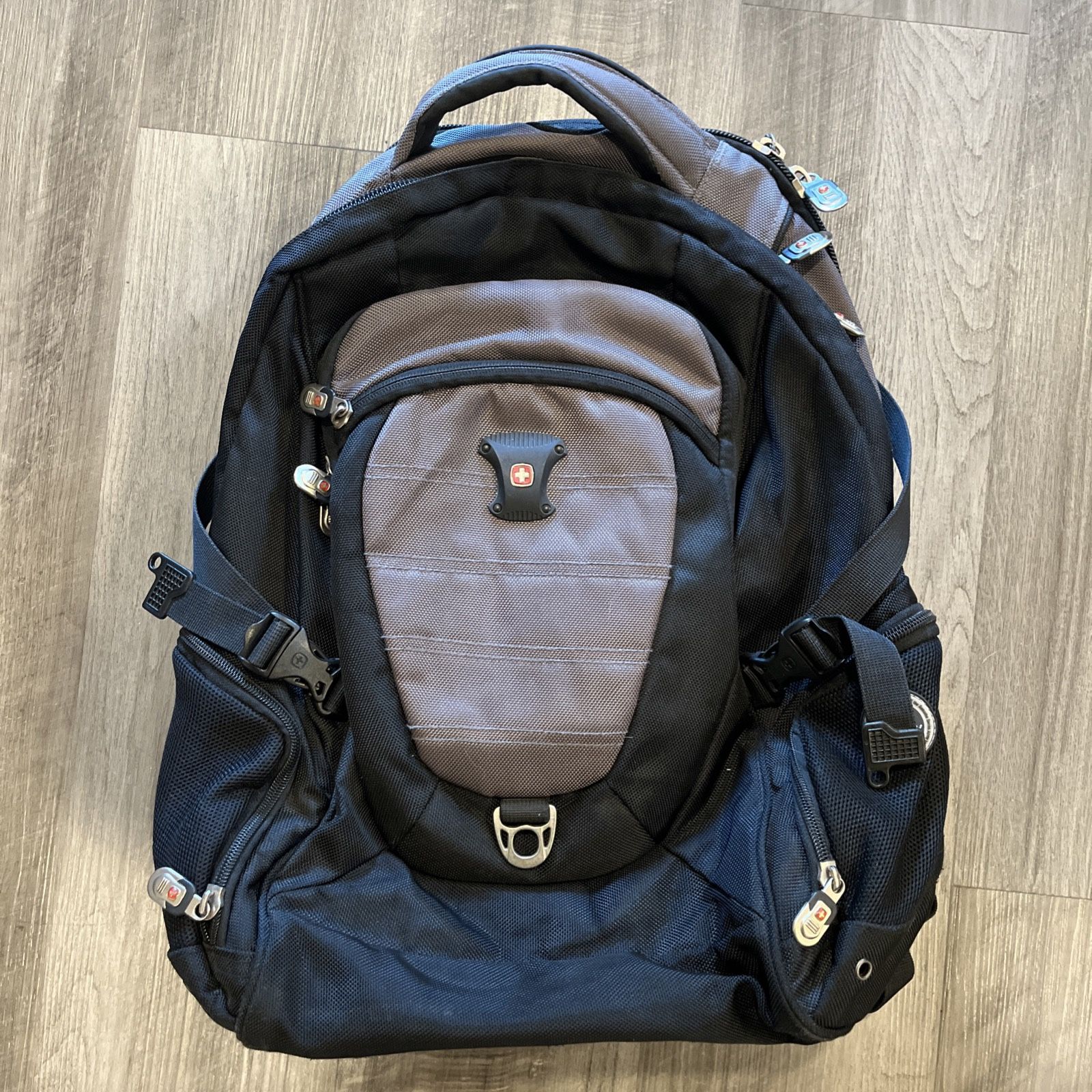 Swiss Gear Black/Gray Backpack - School Travel Heavy Duty Padded Laptop Air Flow