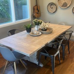 Dining Room Table and 6 Chairs