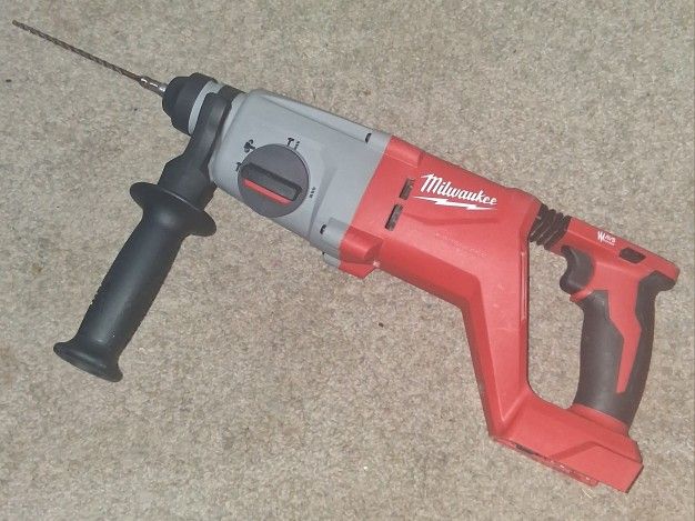 Milwaukee Hammer Drill 🔨