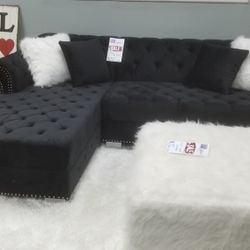 SECTIONAL WITH OTTOMAN BRAND NEW 