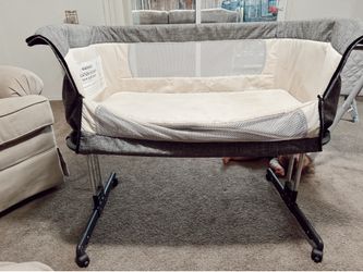 Mika micky baby bassinet