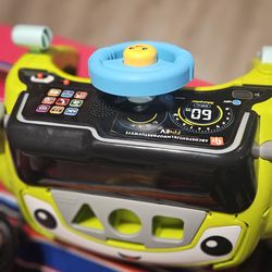 Fisher-Price Laugh & Learn Juguete de Aprendizaje para Sentarse y Conducir para Bebés y Niños Pequeños