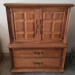 5 Drawers Wooden Dresser