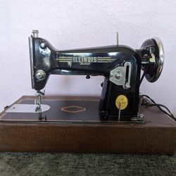 1960's Illinois Deluxe Electric Sewing Machine 