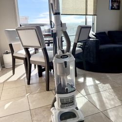 Shark professional Navigator Lift-Away Vaccuum