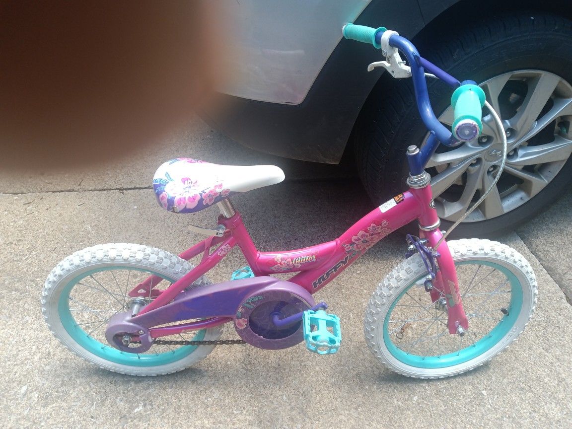 Huffy Glitter 16 Inch Girls Bike.