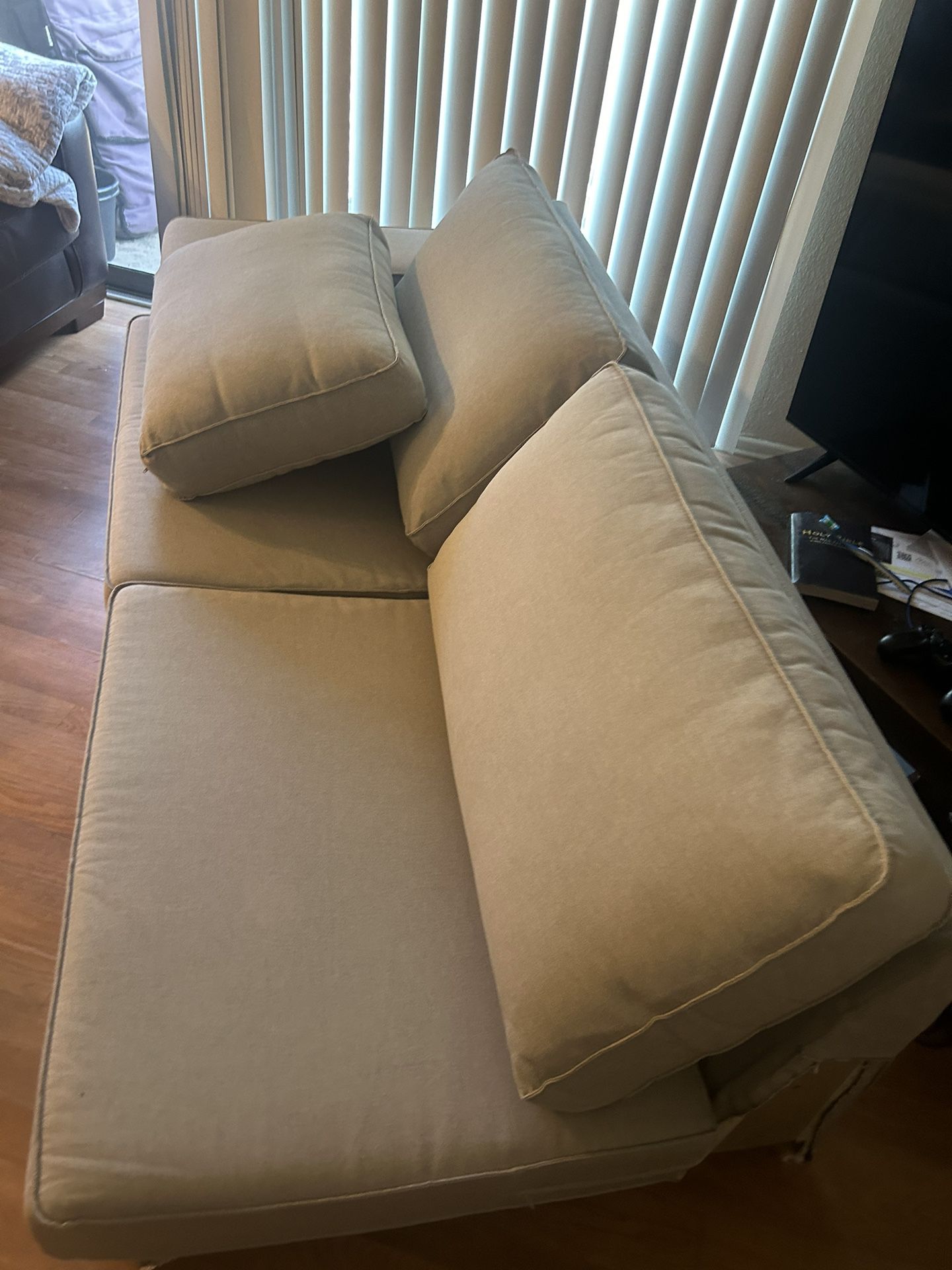 3-Piece Sectional Couch! No Rips Or Stains! 