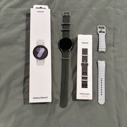 Galaxy Watch 7 With Extra Band 