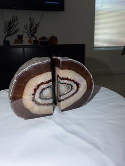 Beautiful Natural Agate Geode & Druzy Quartz Crystal Bookend Set – Matching 2-Piece Geode