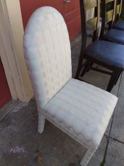 Nice All Clothe Chair