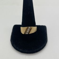 RING 18KT YG, SIZE 11.5, 0.08ctw NATURAL DIAMOND, 9 GRAMS 