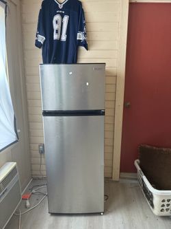 Small refrigerator