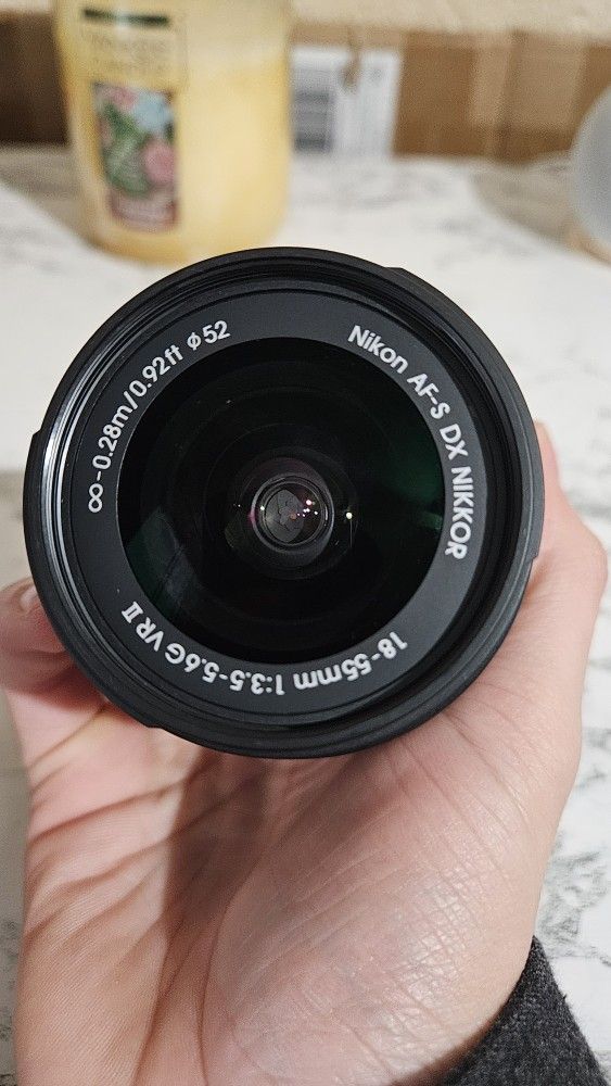 Nikon AF-S DX NIKKOR 18-55mm f/3.5-5.6G VR II Zoom Lens for Nikon DSLR Cameras