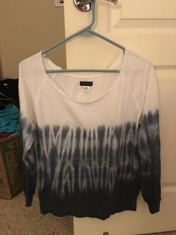 Gray and white sweatshirt
