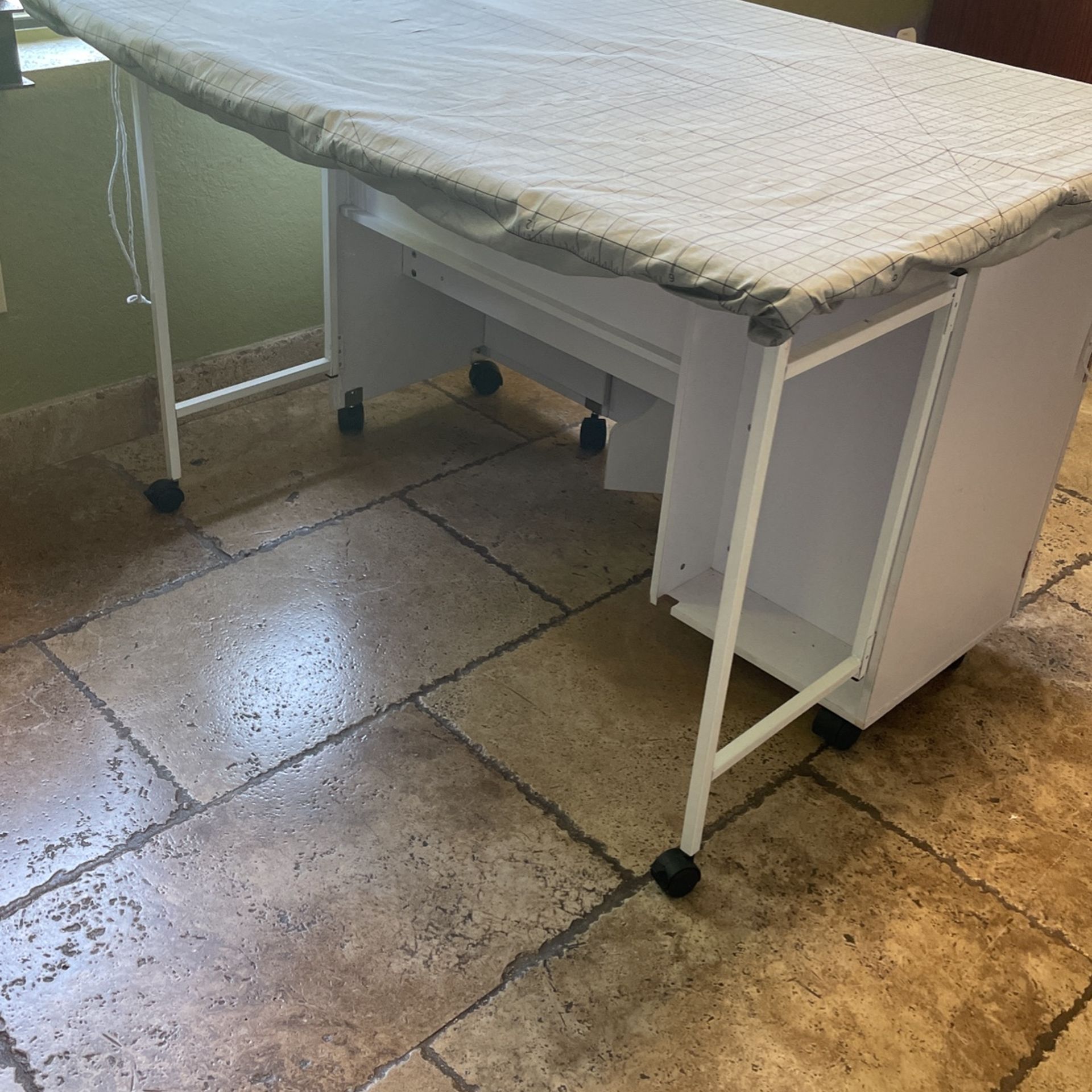 Craft/quilting Table for Sale in Mesa, AZ OfferUp