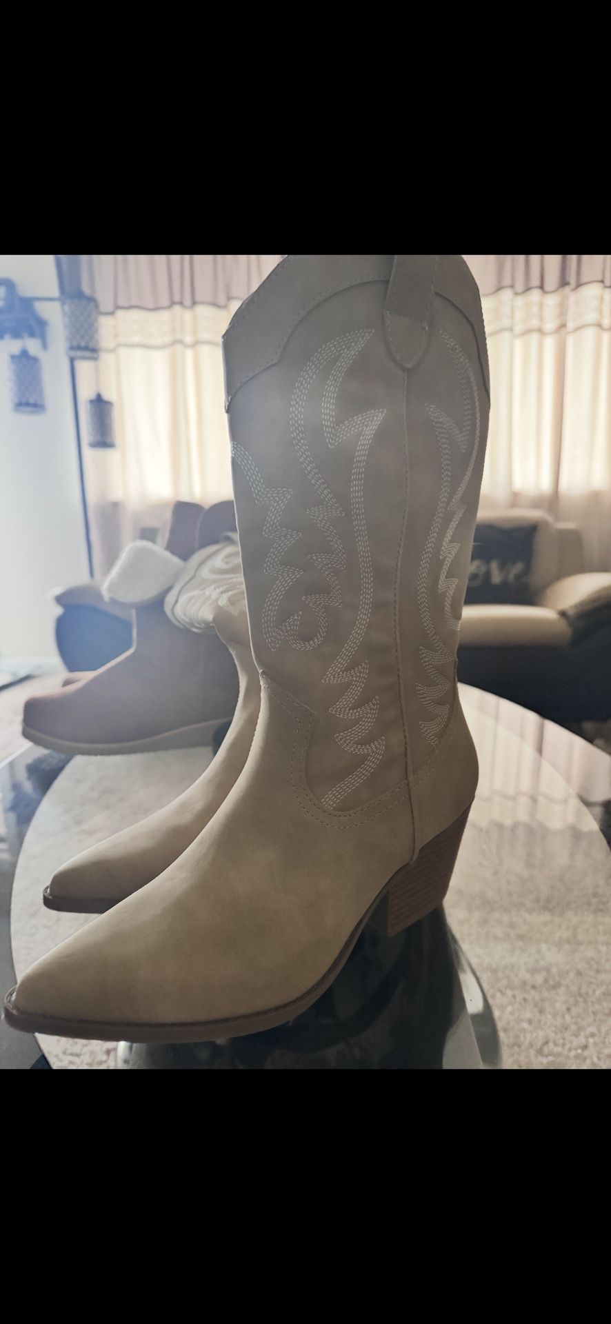 Woman’s Boots 