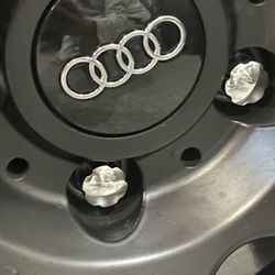 Set Of Four Audi Center Caps