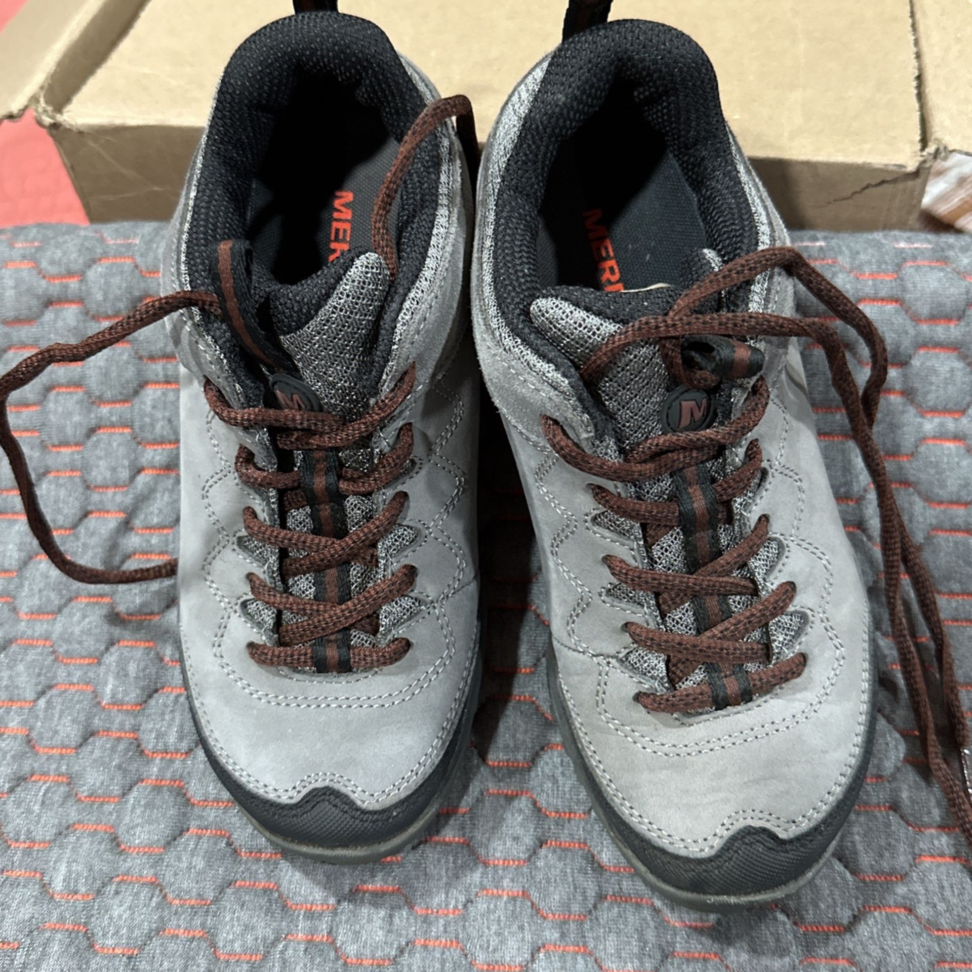 Merrill Women’s Size 6