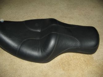 2004 and later Sportster seat