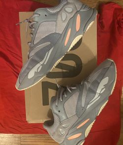 yeezy inertia Sz 14