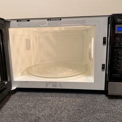 Panasonic 1200W microwave oven