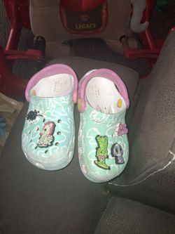 Girl crocs size 7c $15