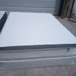 Queen Pillowtop Mattress And Box Spring 