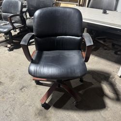 National Triumph Lo Chair