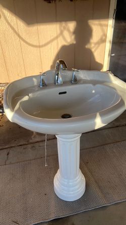 White sink/lavamanos blanco