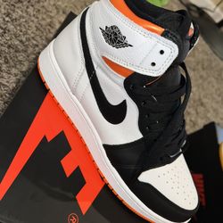 Jordan 1 ELECTRO ORANGE 