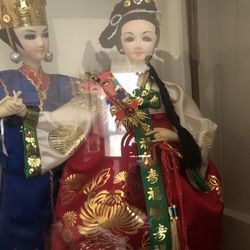 A Gorgeous Korean Doll Couples In Glass Case 