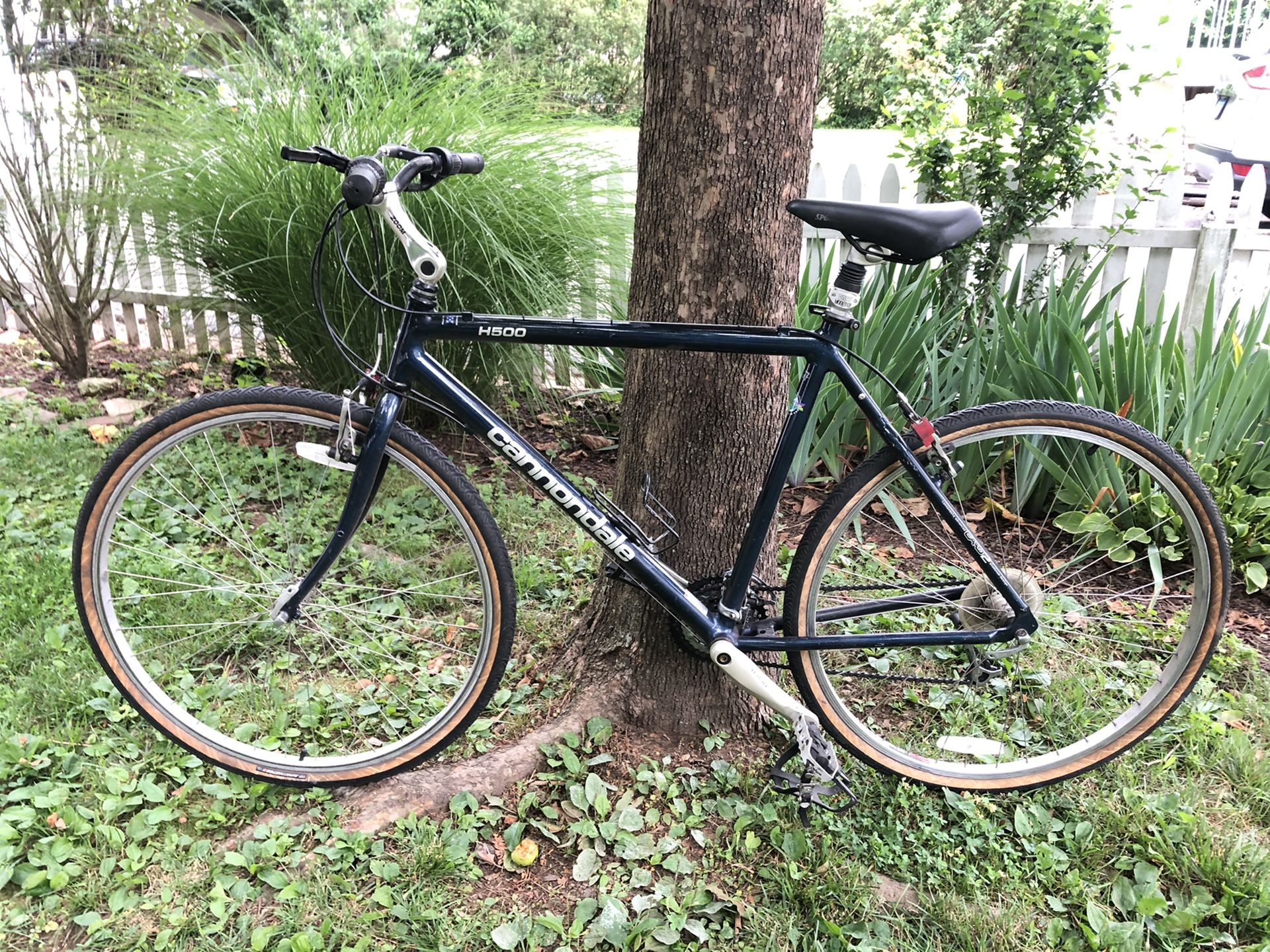 Cannondale H500 men’s touring bike